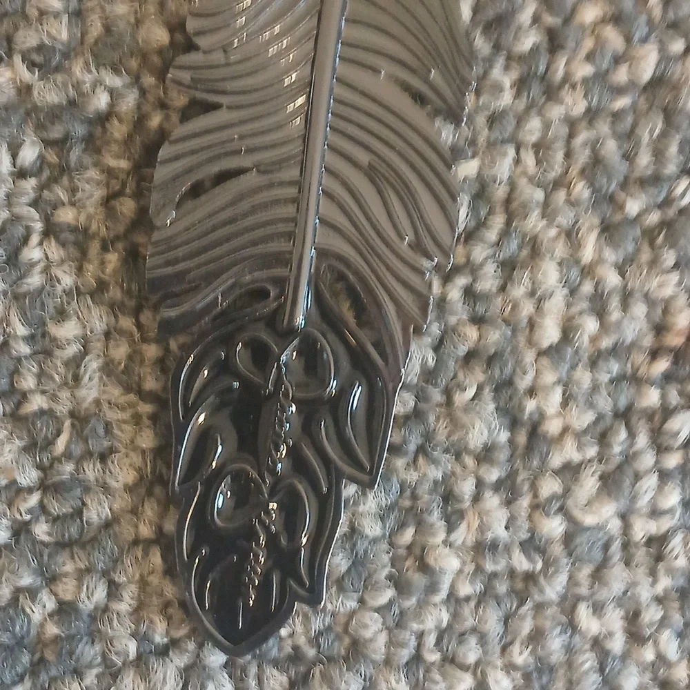Jessica Simpson stylish metallic